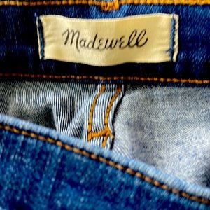 Madewell 9 inch mid rise skinny size 24. 74%cotton 15% polyester